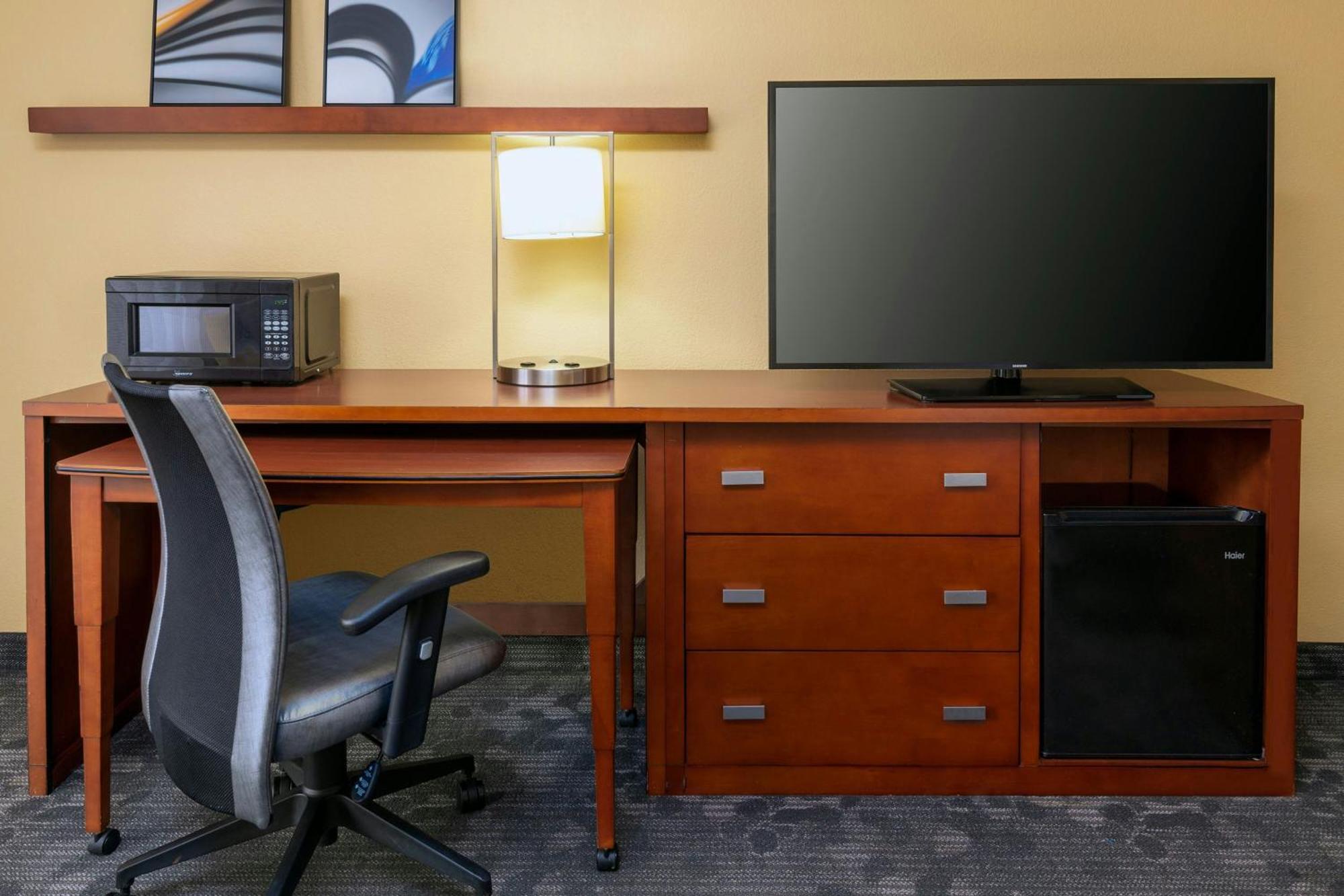 Courtyard By Marriott Oklahoma City Airport Екстер'єр фото
