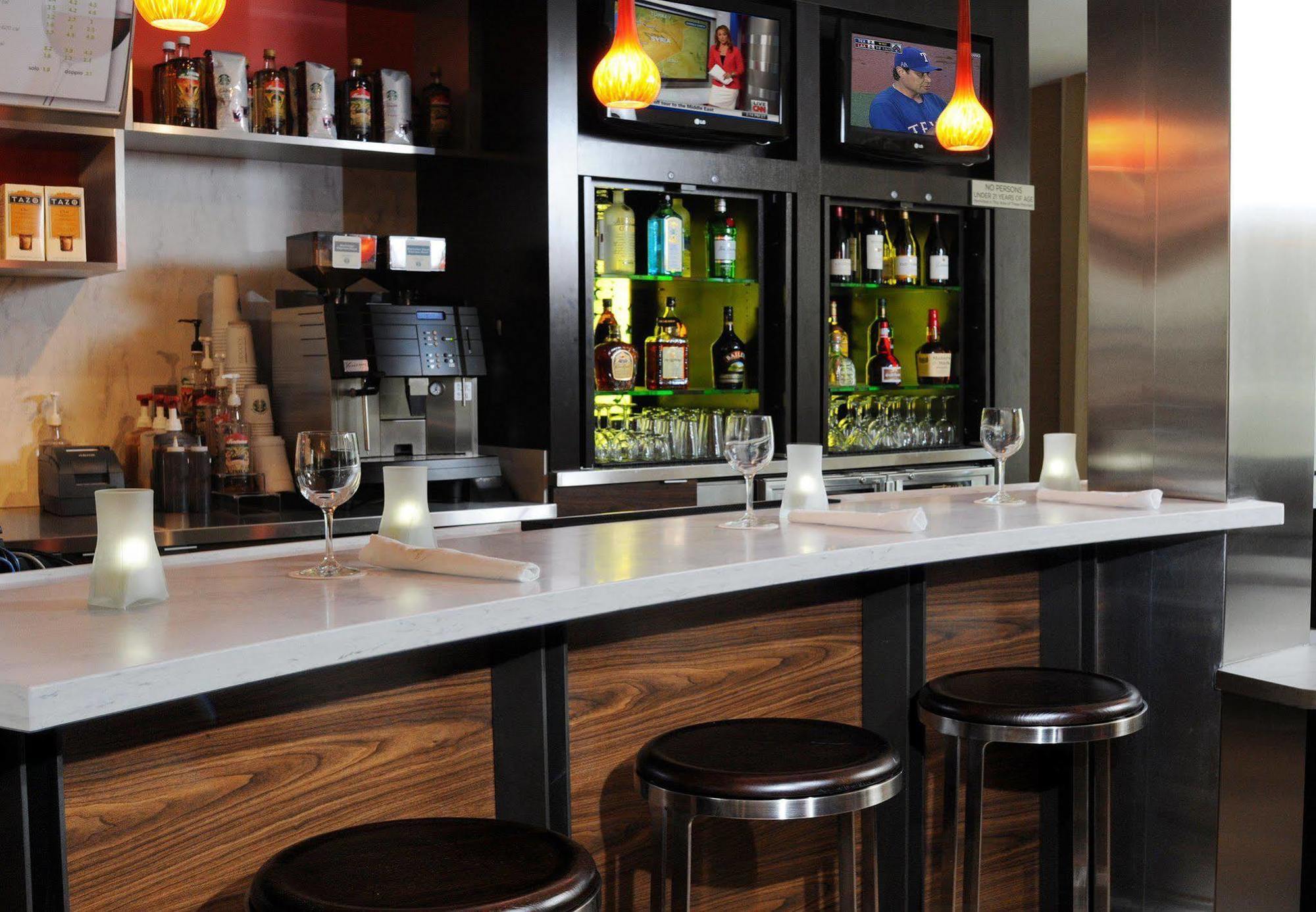 Courtyard By Marriott Oklahoma City Airport Екстер'єр фото